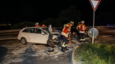 Althengstett: Porsche nach Vorfahrtsunfall Totalschaden