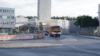 Weissach : Gefahrgutunfall bei Porsche loesst Feuerwehr Einsatz aus 