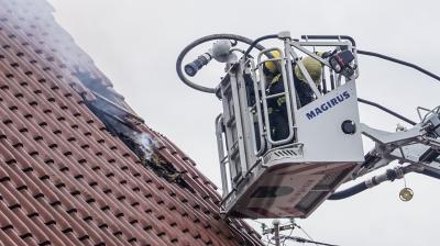 Heimsheim: Leer stehendes Gebaeude brennt in der Ortstmitte