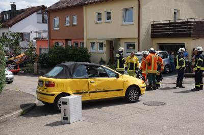 Albershausen: PKW landet nach Vorfahrtsverletzung auf Dach