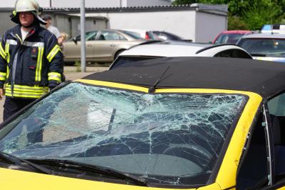 Albershausen: PKW landet nach Vorfahrtsverletzung auf Dach