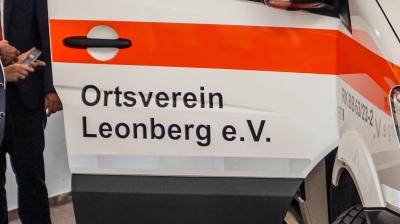 Leonberg: Offizielle Uebergabe des neuen RTW an die DRK Bereitschaft Leonberg