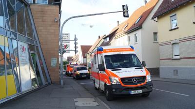 Stuttgart-Moehringen: Dachstuhlbrand in Mehrfamilienhaus 
