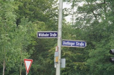 Pforzheim: schwerer Verkehrsunfall in Broetzingen auf der Kreuzung Wildbaderstr. - 3 Personen leicht Verletzt