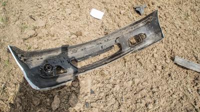 Renningen-Malmsheim BMW kommt von Strasse ab und ueberschlaegt sich mehrmals