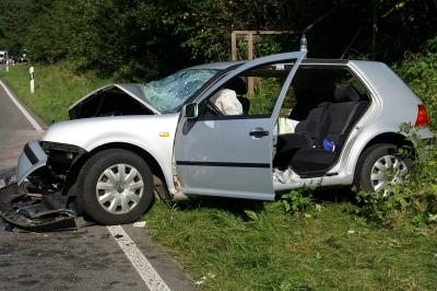 Neubulach: ein Frontalcrash auf der L348 bei Neubulach - 2 Personen schwer Verletzt