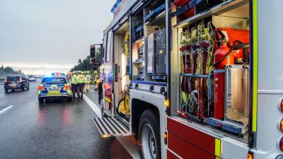 Rutesheim: PKW ueberschlaegt sich auf regennasser Fahrbahn