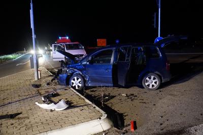 Gingen: Rotlicht missachtet - zwei Verletzte auf der B10