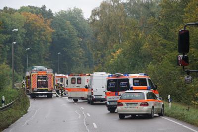 Goeppingen: Autofahrerin frontal auf Lkw geprallt 