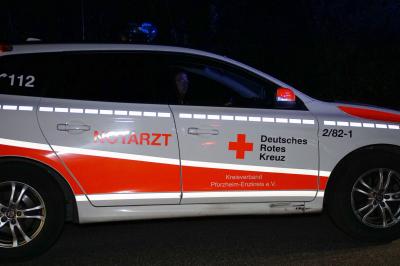 Knittlingen: schwerer Verkehrsunfall mit 4 beteiligte Pkw - 4 Mittelschwere und 1 Leicht Verletzte Person