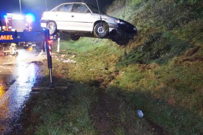 Wurmberg: schwerer Verkehrsunfall mit Pkw - Fahrer fluechtig