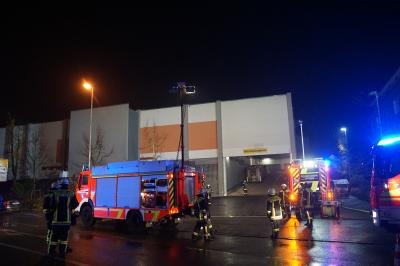 Kirchheim Teck: Grosseinsatz nach Beschaedigung einer Leitung in Einkaufs-Center