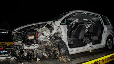 Herrenberg: PKW schleudert in Leitplanke - Fahrer schwer verletzt