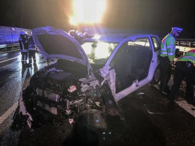 Herrenberg: PKW schleudert in Leitplanke - Fahrer schwer verletzt