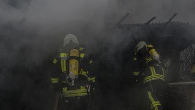 Ammerbuch-Altingen: Schuppen ein Raub der Flammen