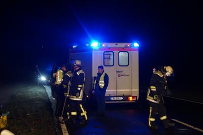 Kirchheim B297:  22 Jaehrige kommt von Fahrbahn ab und wird verletzt