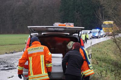 Uhingen:Toedlicher Verkehrsunfall - PKW prallt gegen LKW