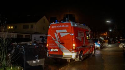 Sindelfingen: Baum kracht nach Sturm auf ein Haus