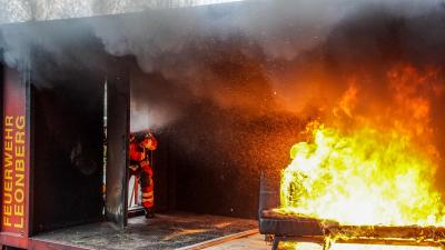 Leonberg: Weihnachtsfeuer statt Weihnachtsfeier - der Weihnachstbaum brennt