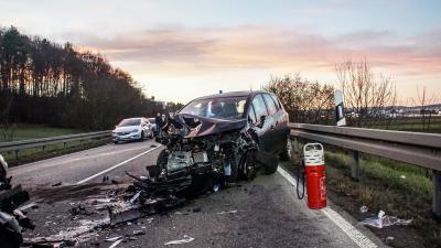 Renningen: Mehrere Verletzte nach Frontalchrash