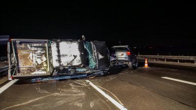 Bondorf/Rottenburg: PKW Anhaenger ueberschlaegt sich