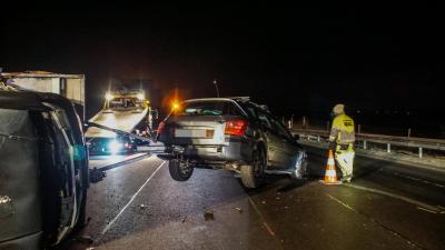 Bondorf/Rottenburg: PKW Anhaenger ueberschlaegt sich