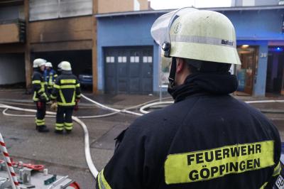 Goeppingen - Auto brennt in Garage 