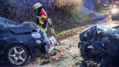 Boeblingen: Mehrere verletzte nach schweren Unfall 