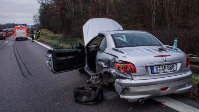 Sindelfingen: Pannenfahrzeug in Unfall verwickelt