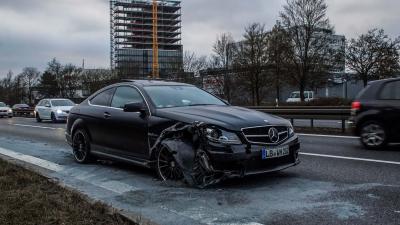 Sindelfingen: Pannenfahrzeug in Unfall verwickelt