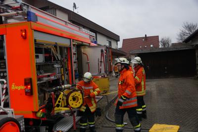 Uhingen: Pkw in der Garage in Brand geraten