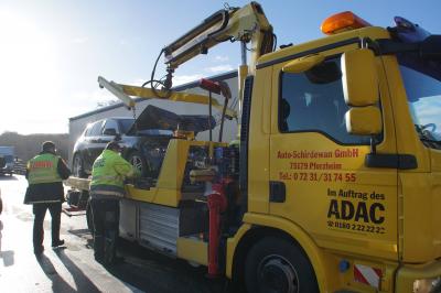 Pforzheim: Schweren Verkehrsunfall auf der A8