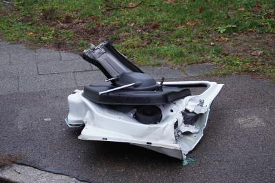 Pforzheim: Fahrer nach Unfall mit Lkw eingeklemmt