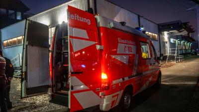 Sindelfingen: Unbekannter Geruch in Firmengebaeude beschaeftigt Feuerwehr 