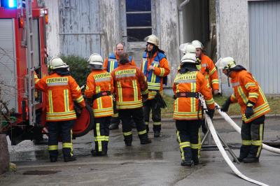 Altensteig-Garrweiler: Dachstuhlvollbrand fuehrt zu einem Grosseinsatz der Feuerwehren