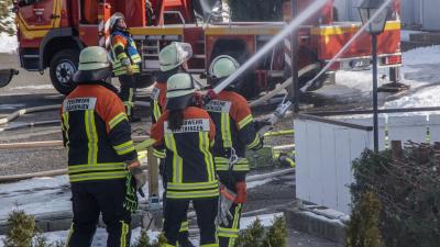 Ehningen: Gebaeude nach Brand in einer Wohnung nicht mehr bewohnbar