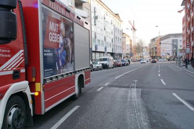 Pforzheim: ein schwerer Verkehrsunfall im Kreuzungsbereich fordert mehrere Verletzte