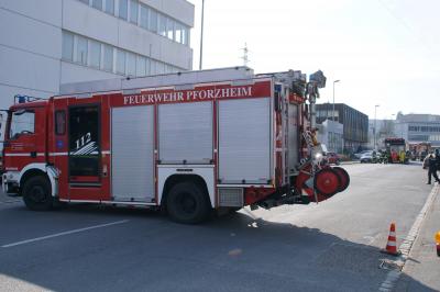 Pforzheim: Nach versehentlicher Mischung von Chemikalien Firma vorsorglich geraeumt