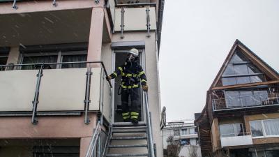 Sindelfingen: Unrat brennt auf Balkon