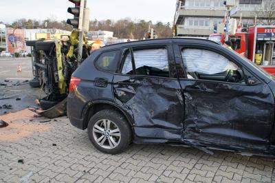 Pforzheim: schwerer Verkehrsunfall in Pforzheim mit zwei Fahrzeuge - mehrere Verletzte