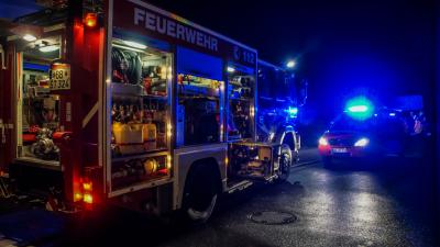 Steinenbronn: Mehrere PKW angezuendet