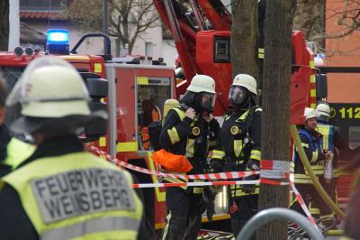Weinsberg: Dachstuhlvollbrand fuehrt zu einem Grossaufgebot an Rettungs- und Einsatzkraefte