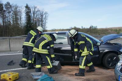 Wurmberg: schwerer Verkehrsunfall mit 4 beteiligte Fahrzeuge - 10 Verletzte, darunter eine schwer Verletzte Personen und Vollsperrung