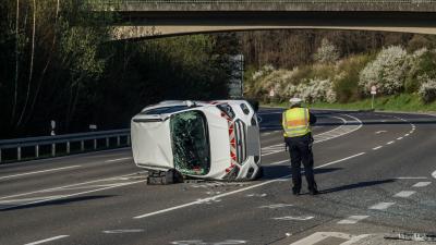 Renningen: Auto kippt nach Rotlichtunfall auf die Seite