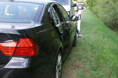 Dietlingen: Verkehrsunfall an der Kreuzung auf der Regelbaumstr. mit 3 beteiligte Fahrzeuge