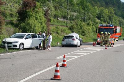 Muehlacker: schwerer Verkehrsunfall mit drei beteiligte Fahrzeuge - mehrere Verletzte