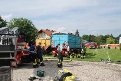 Oestringen: Werkstatt steht in Vollbrand - mehrere Verletzte Personen