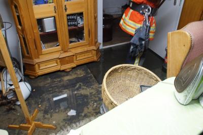 Neuhausen: schweren Unwetter in Hamberg - mehrere Keller voll Wasser