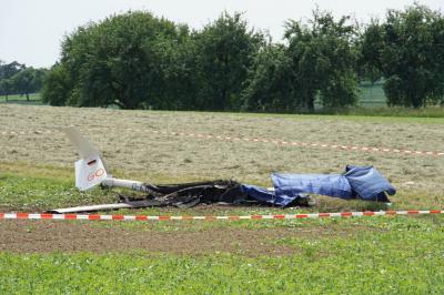 Reichenbach: Flugzeugabsturz - eine Person toedl Verletzt