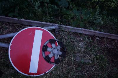 Wiesensteig A8: 20-Jaehrige faehrt nach Irrfahrt in die Boeschung - Navi sagte bitte wenden